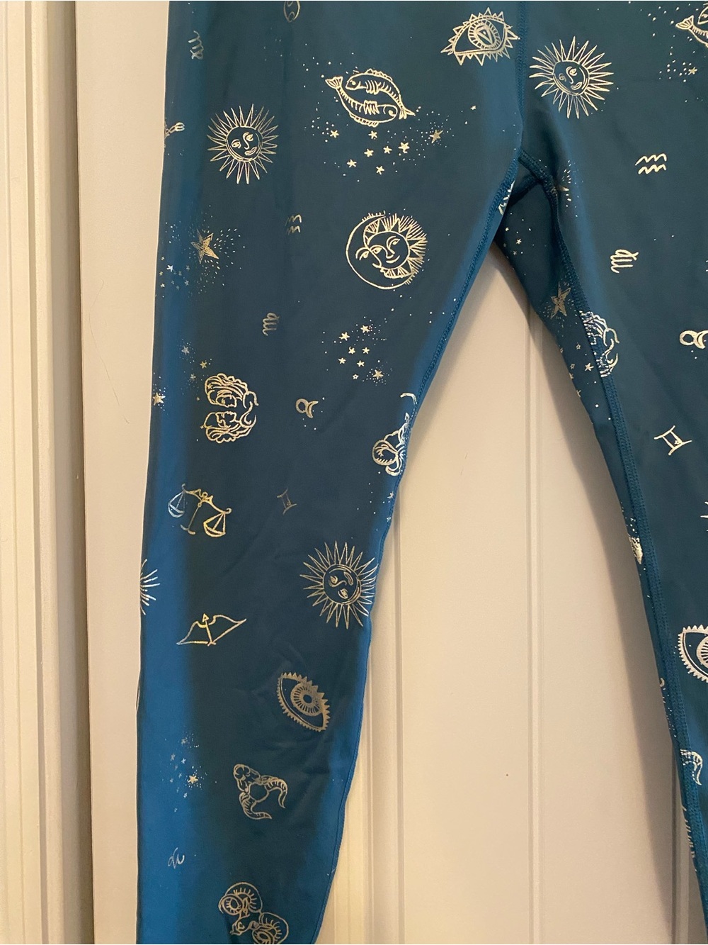 Women’s Beyond Yoga Constellation Stellar Blue with silver foil - Picture 3 of 6